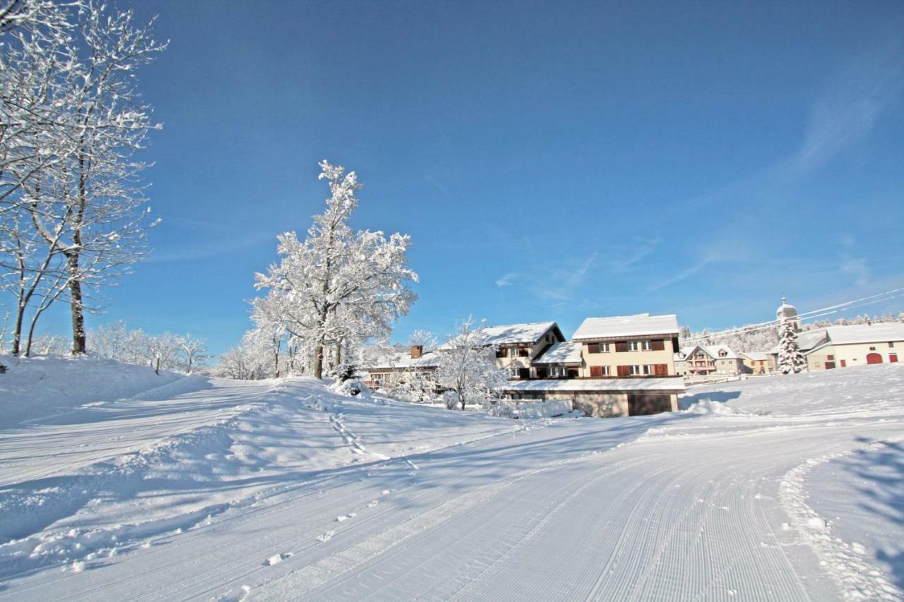 Village De Vacances Les Chevreuils Bellefontaine  Экстерьер фото